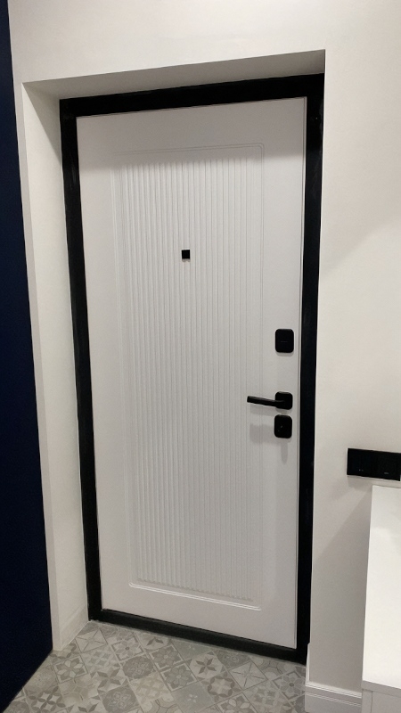 С белой панелью МДФ С белой панелью МДФ