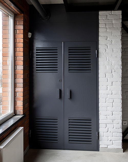 Дверь с верхней вставкой Дверь с верхней вставкой